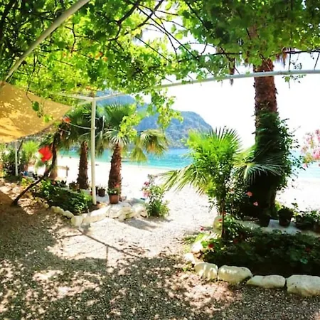 Luxusní stan Butterfly Valley Seaside Glamping Oludeniz