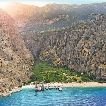 Luxusní stan Butterfly Valley Seaside Glamping Oludeniz