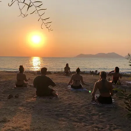 Butterfly Valley Seaside Glamping ラグジュアリーテント オルデニズ