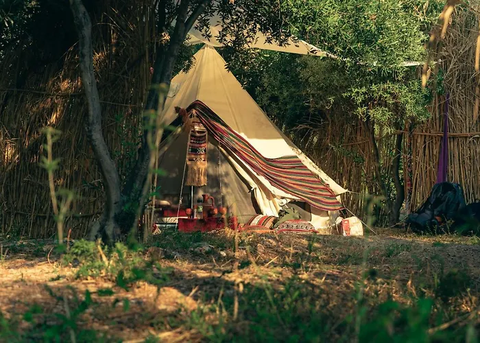 Butterfly Valley Seaside Glamping Олудениз